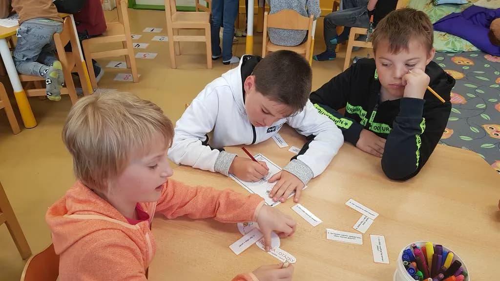 Fotografie z článku: Den včelstva u Soviček a Veverek v ŠD