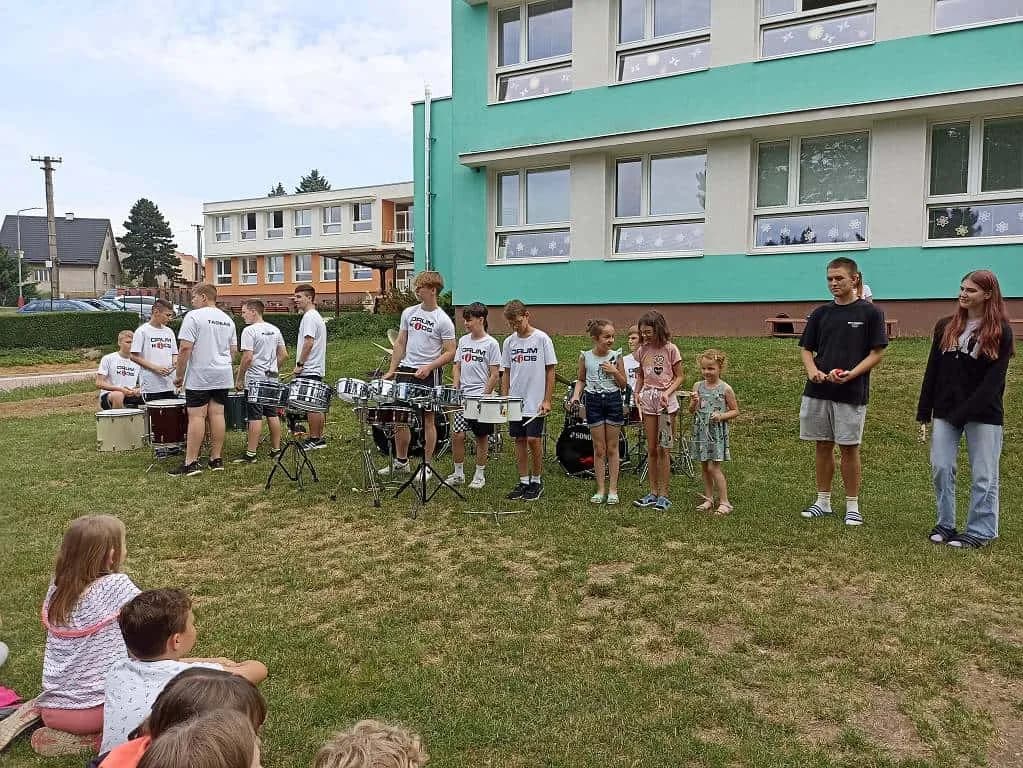 Fotografie z článku: DrumKids v Horní Moštěnici