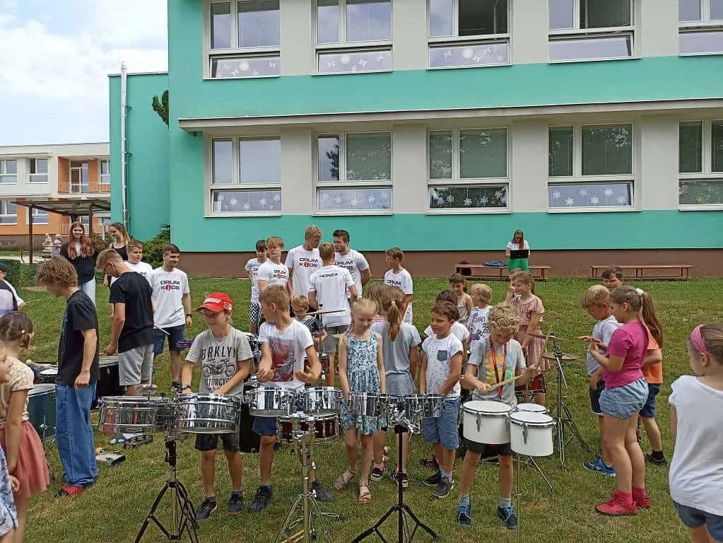 Fotografie z článku: DrumKids v Horní Moštěnici