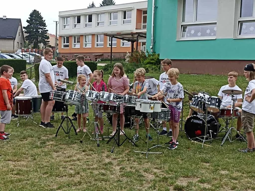 Fotografie z článku: DrumKids v Horní Moštěnici