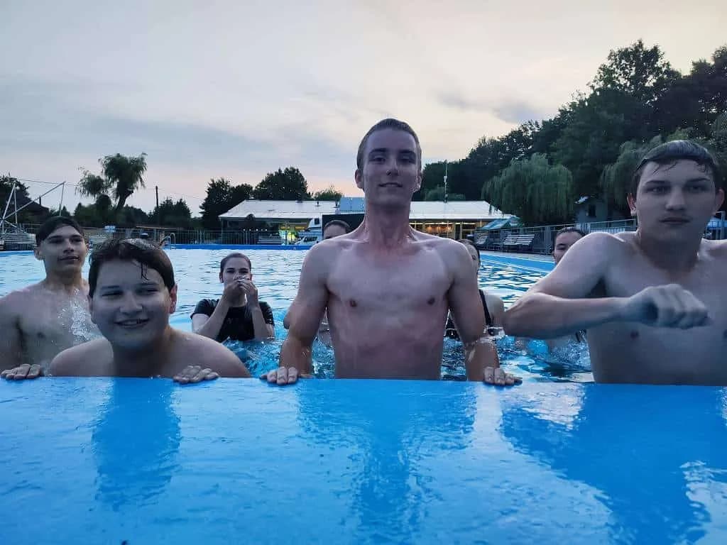 Fotografie z článku: Školní výlet IX.A v Rožnově