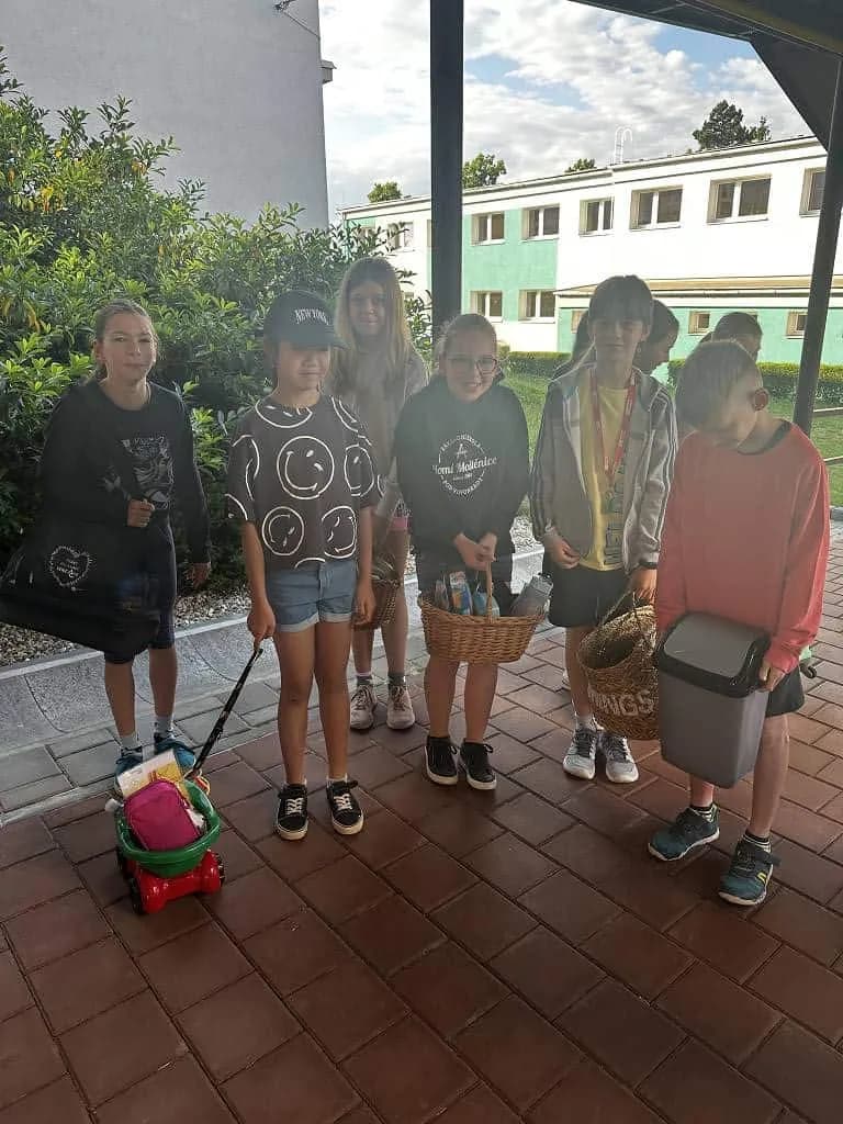 Fotografie z článku: No Backpack day