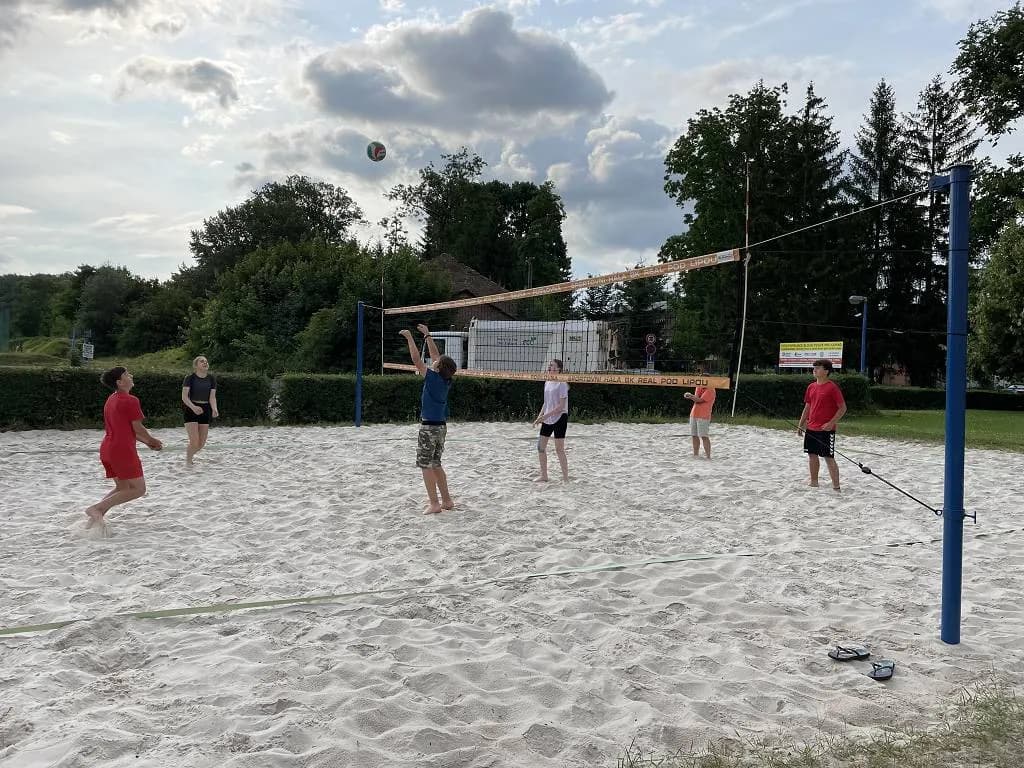 Fotografie z článku: Školní výlet VII. A do Roudnice n. L.