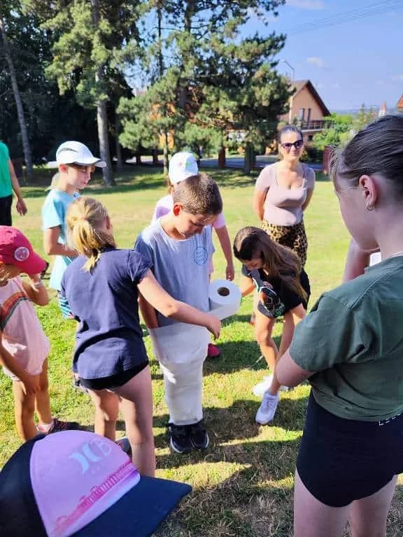 Fotografie z článku: Přívesnický tábor