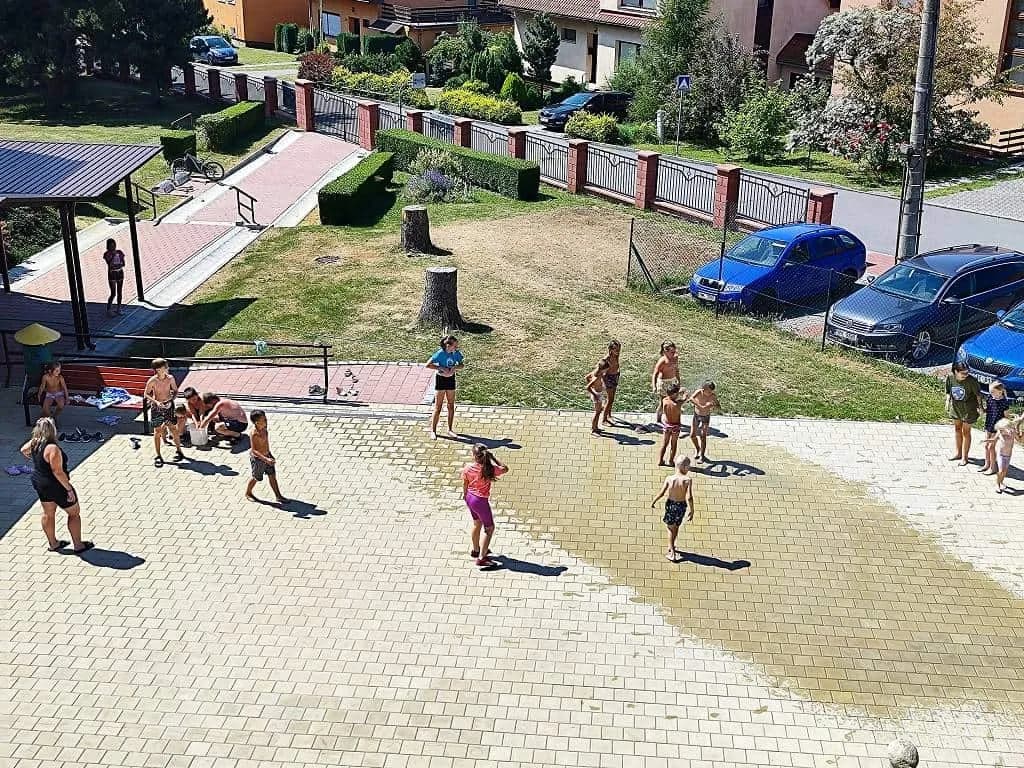 Fotografie z článku: Přívesnický tábor