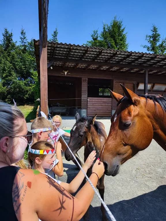 Fotografie z článku: Přívesnický tábor