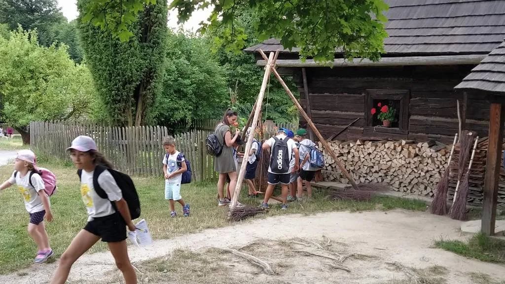 Fotografie z článku: Přívesnický tábor