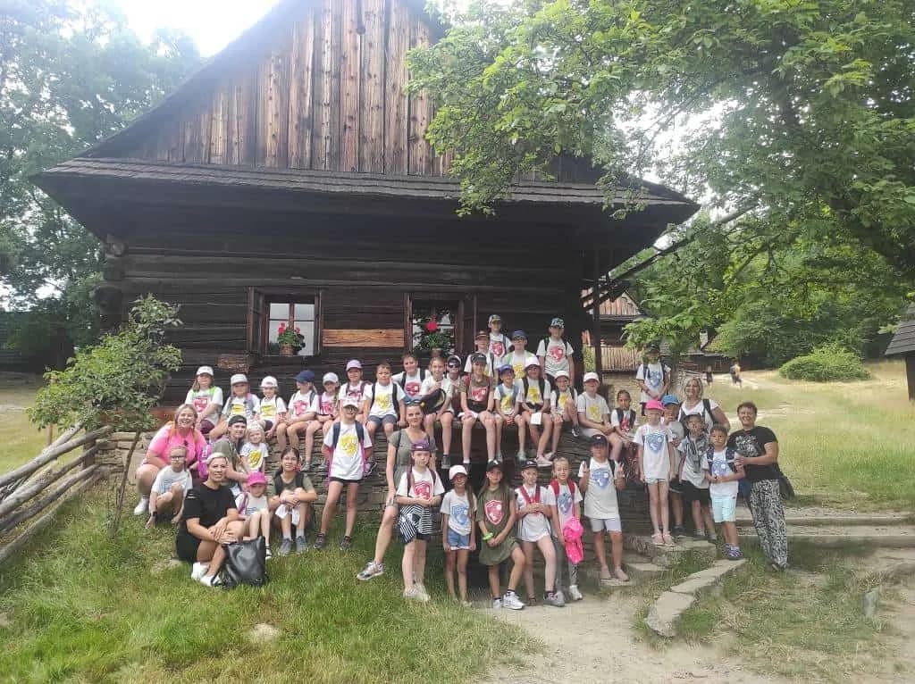 Fotografie z článku: Přívesnický tábor
