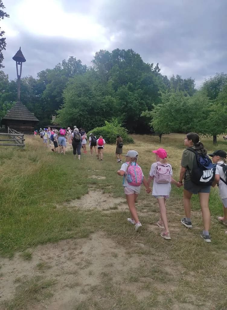 Fotografie z článku: Přívesnický tábor