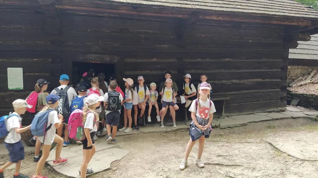 Fotografie z článku: Přívesnický tábor