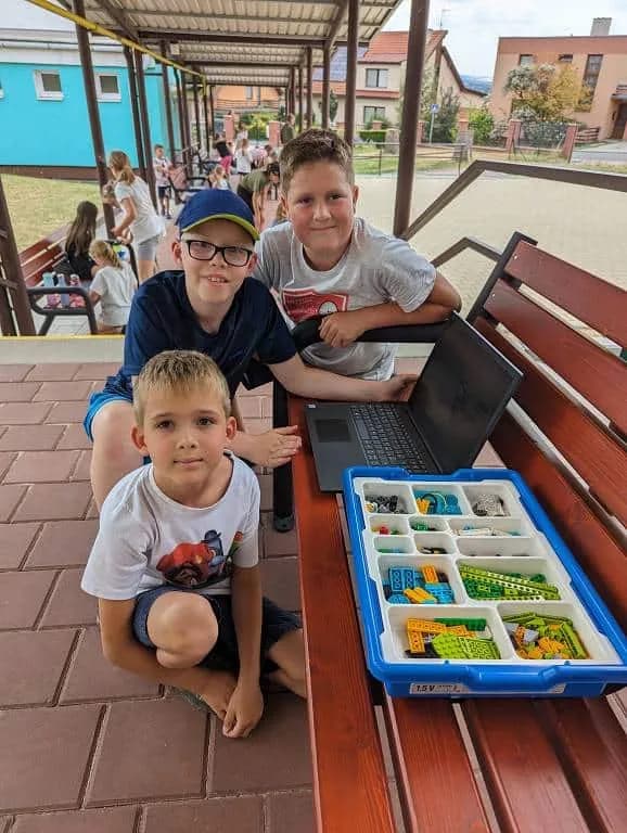 Fotografie z článku: Přívesnický tábor