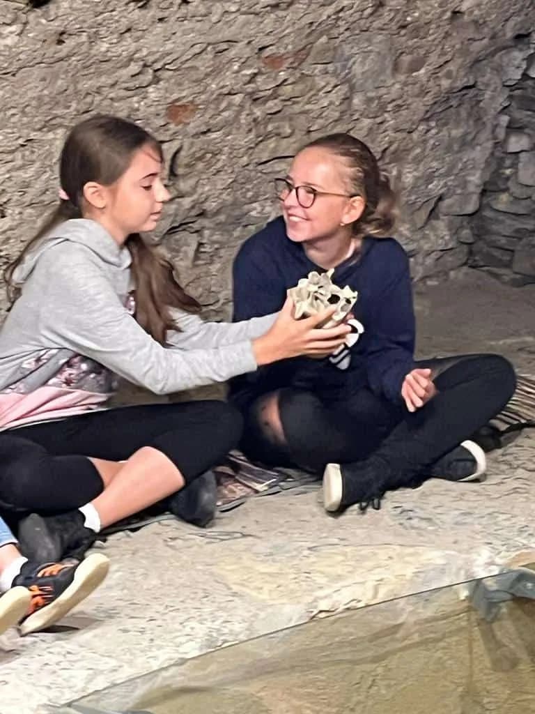 Fotografie z článku: Exkurze V. A do pravěku