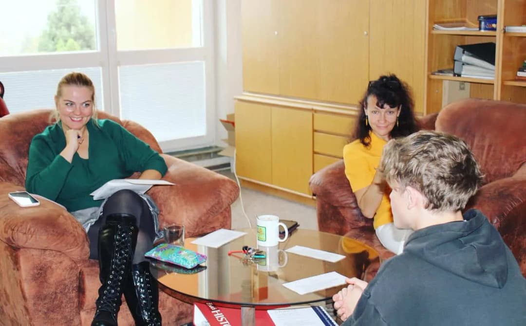 Fotografie z článku: Motivační pohovory s přihlášenými žáky do projektu Erasmus+