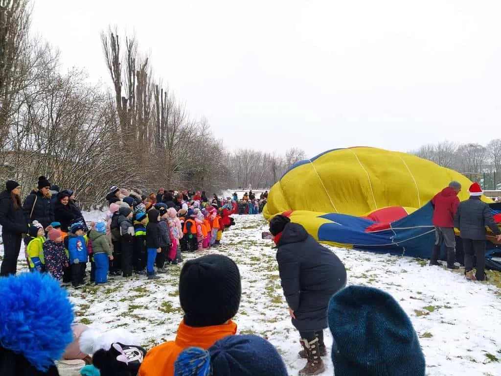 Fotografie z článku: Balónová pošta