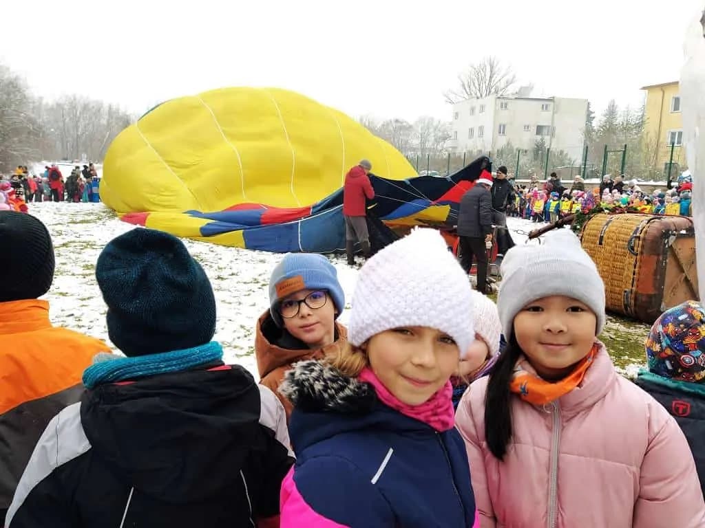 Fotografie z článku: Balónová pošta