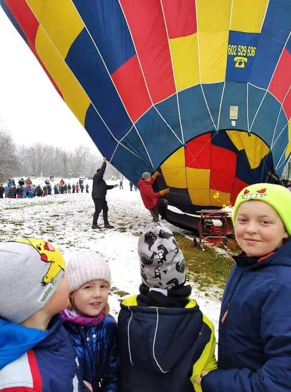 Fotografie z článku: Balónová pošta