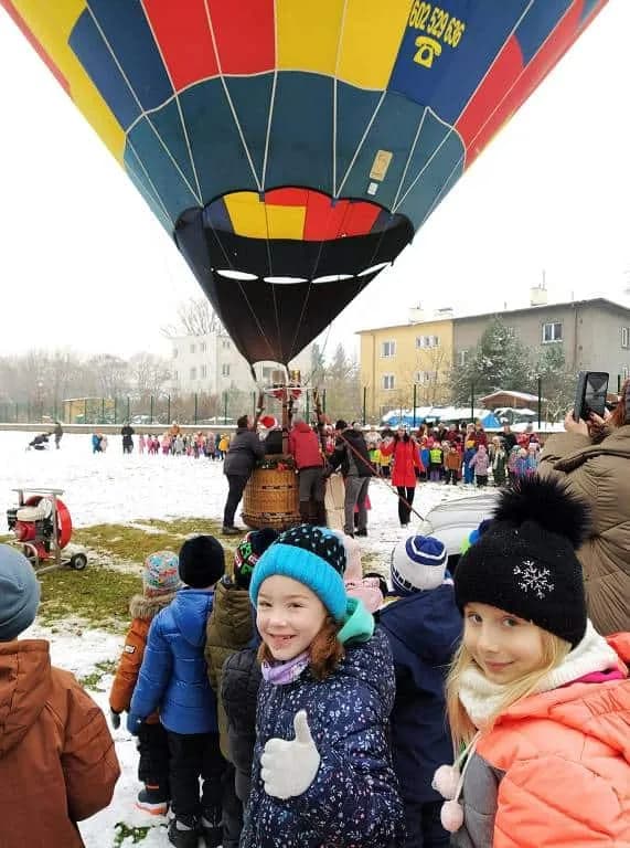 Fotografie z článku: Balónová pošta