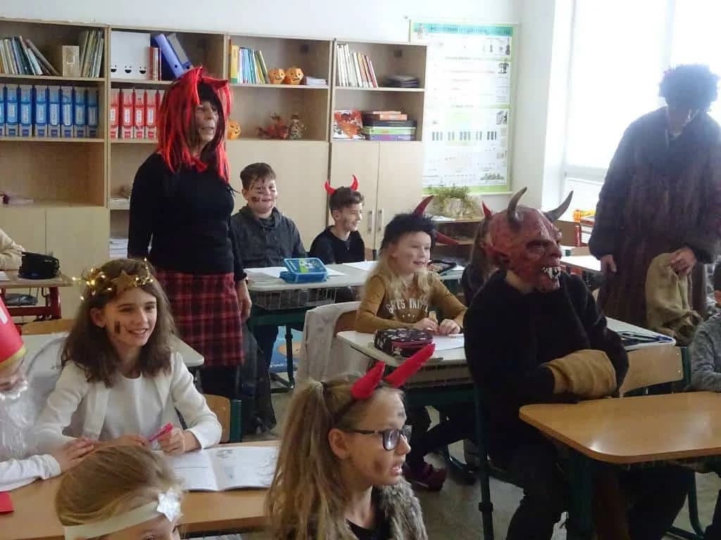 Fotografie z článku: Mikulášská parta v ZŠ