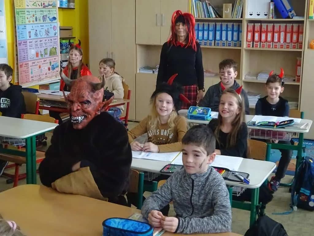 Fotografie z článku: Mikulášská parta v ZŠ