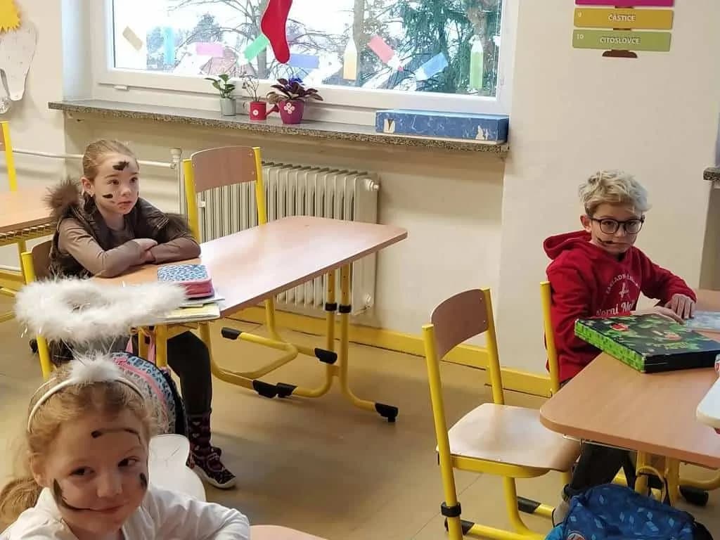 Fotografie z článku: Mikulášská parta v ZŠ