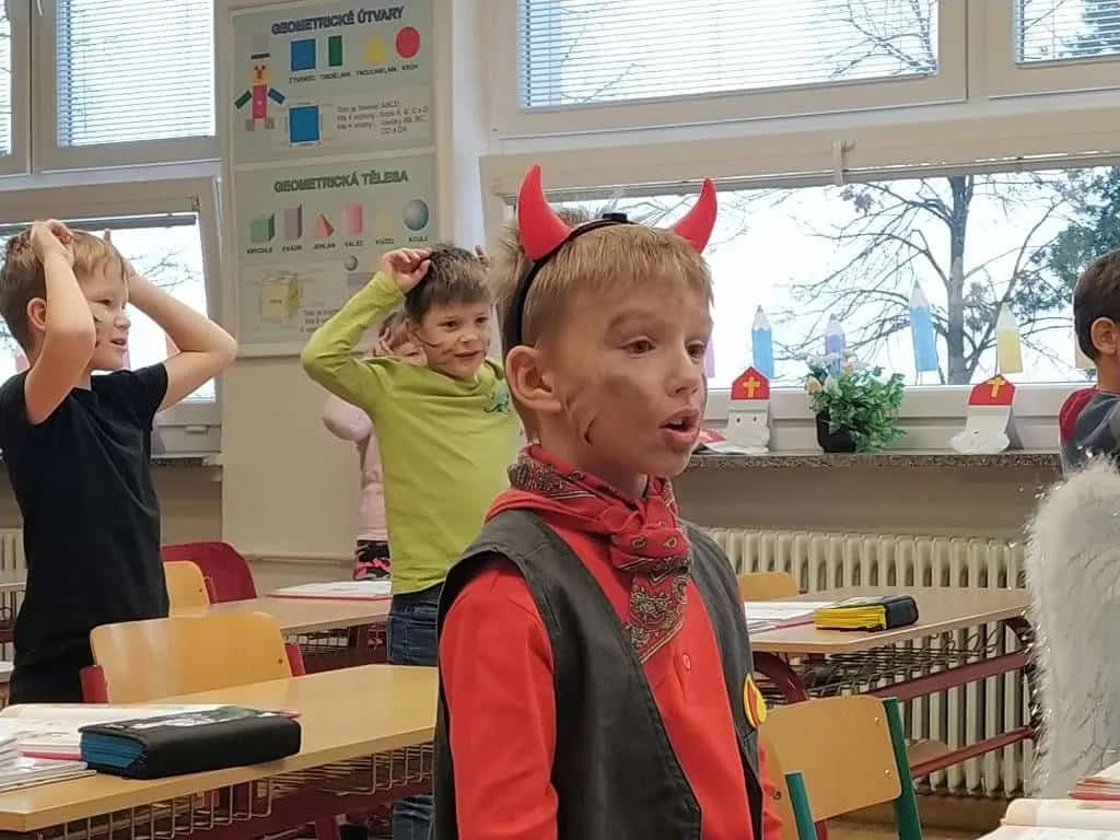 Fotografie z článku: Mikulášská parta v ZŠ