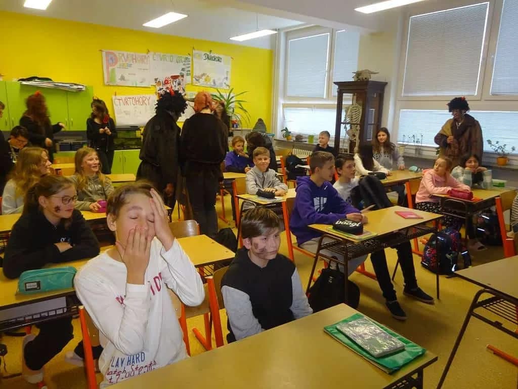 Fotografie z článku: Mikulášská parta v ZŠ