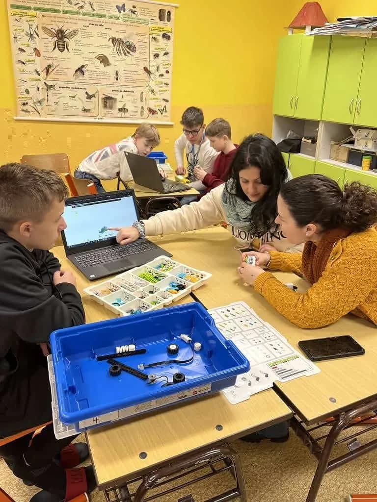 Fotografie z článku: Španělské pedagožky z Cadizu na jobshadowingu v Horní Moštěnici