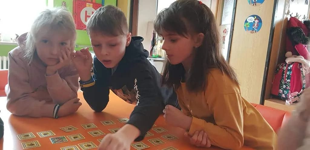 Fotografie z článku: Soutěž v pexesu u Veverek