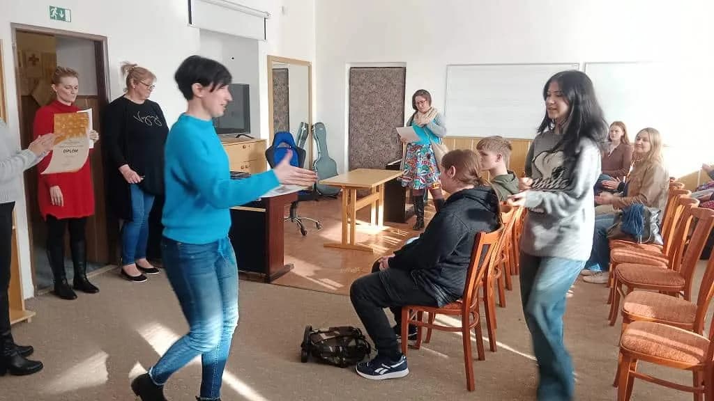 Fotografie z článku: Okresní kolo Konverzační soutěže v AJ