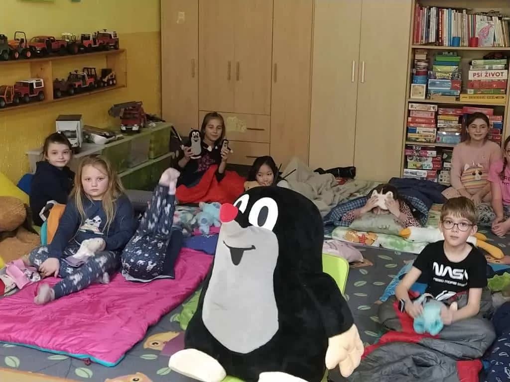 Fotografie z článku: Noc s Andersenem