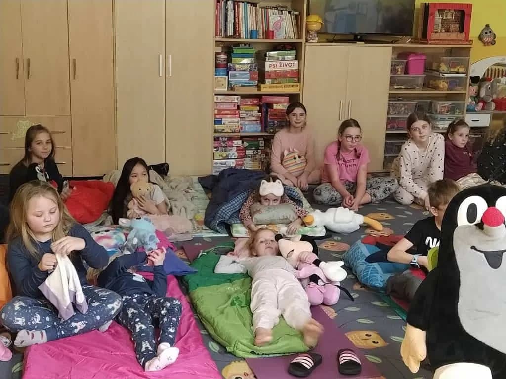 Fotografie z článku: Noc s Andersenem