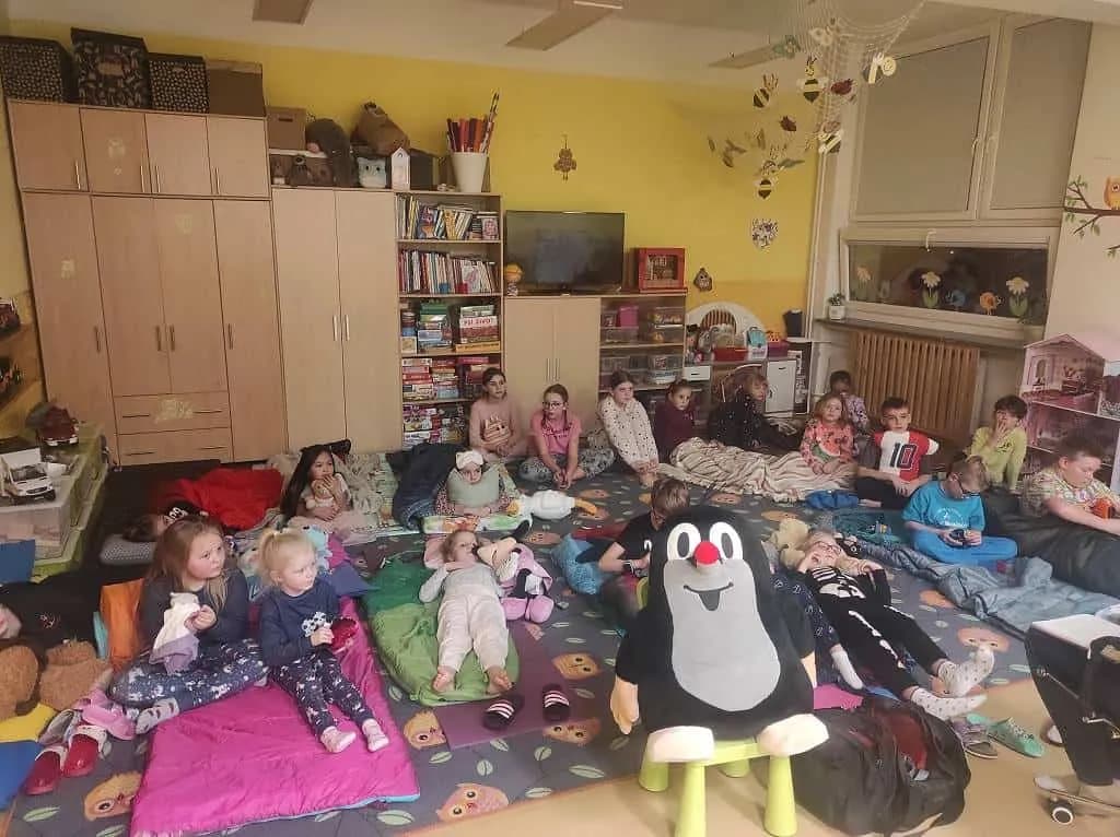Fotografie z článku: Noc s Andersenem