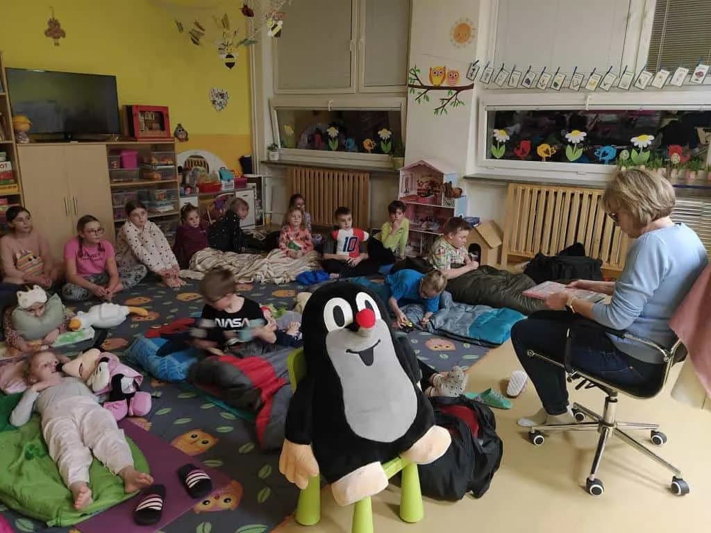 Fotografie z článku: Noc s Andersenem