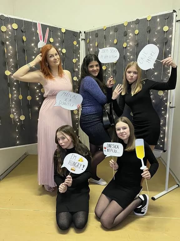Fotografie z článku: Žákovský ples 2024