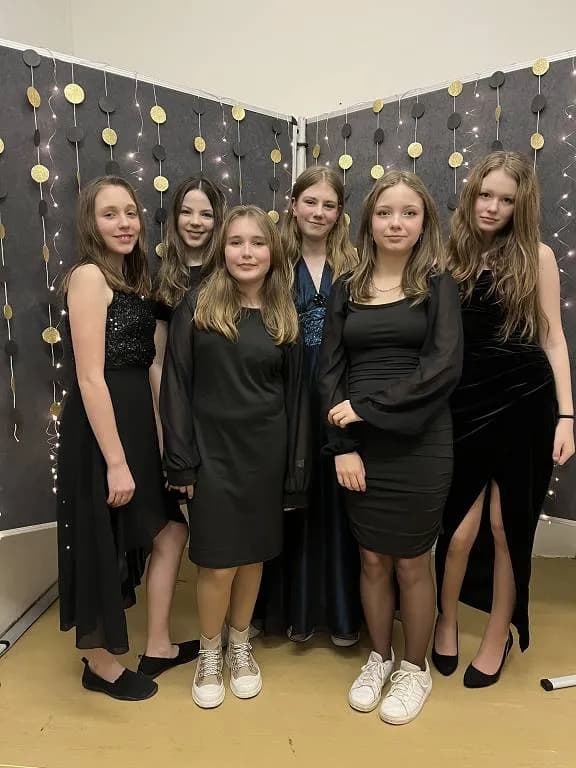 Fotografie z článku: Žákovský ples 2024