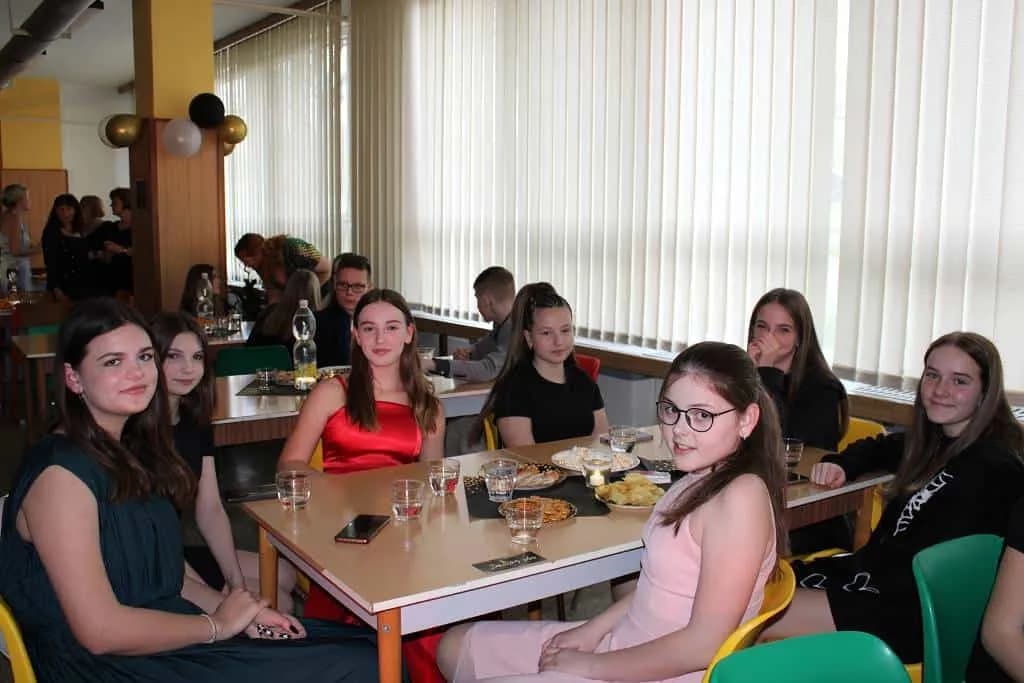 Fotografie z článku: Žákovský ples 2024