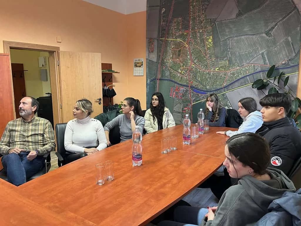 Fotografie z článku: Španělští žáci z Cadizu na návštěvě v Horní Moštěnici