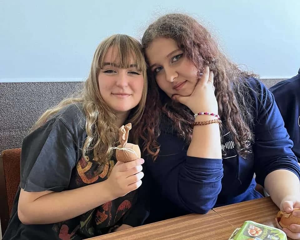 Fotografie z článku: Španělští žáci z Cadizu na návštěvě v Horní Moštěnici