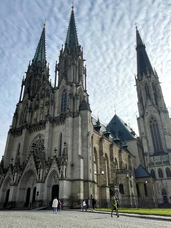 Fotografie z článku: Španělští žáci z Cadizu na návštěvě v Horní Moštěnici