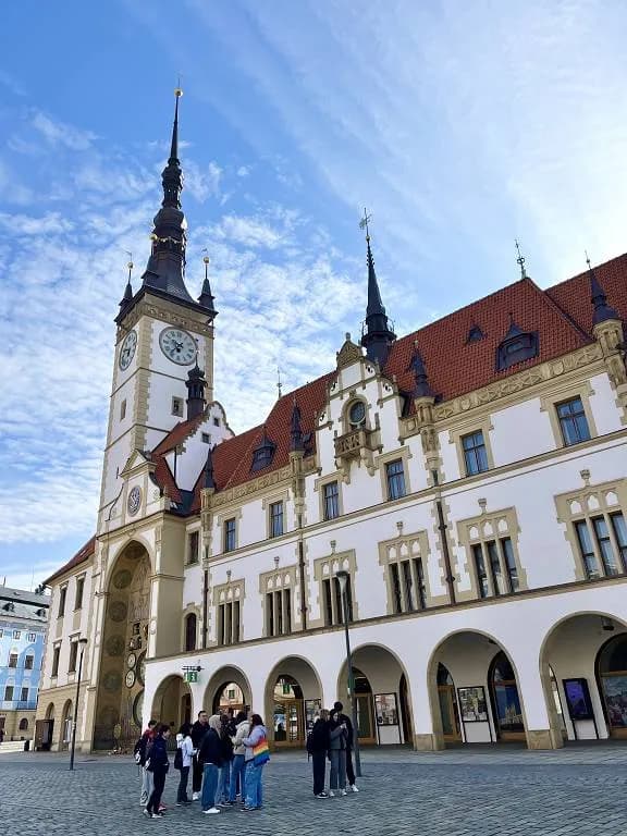 Fotografie z článku: Španělští žáci z Cadizu na návštěvě v Horní Moštěnici