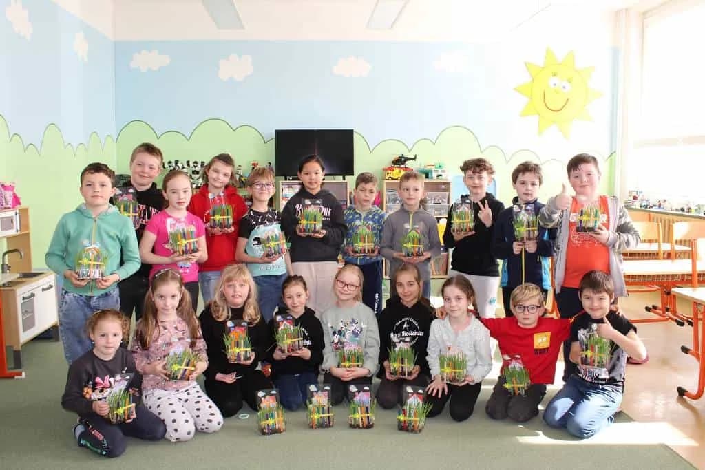 Fotografie z článku: Kouzelník a klaun u Berušek a v Mikrojeslích