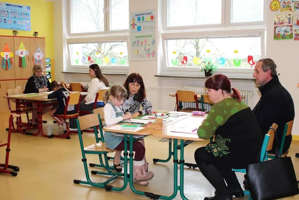 Fotografie z článku: Jak jsme byli u zápisu