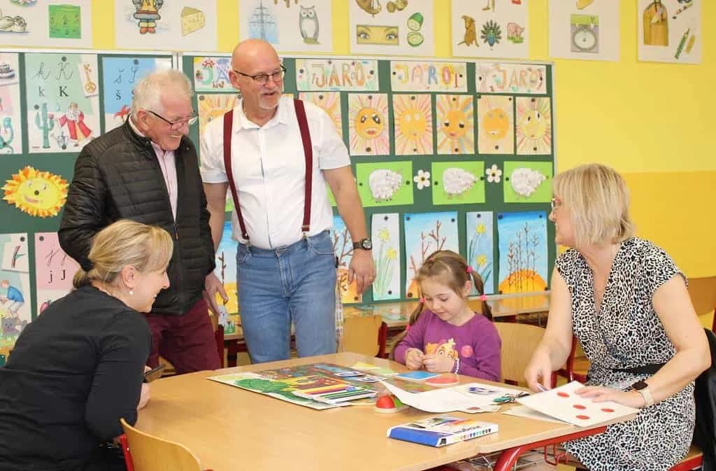Fotografie z článku: Jak jsme byli u zápisu