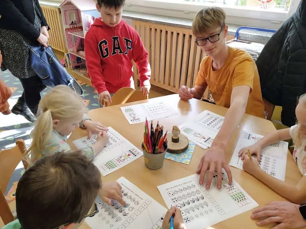 Fotografie z článku: Jak jsme byli u zápisu