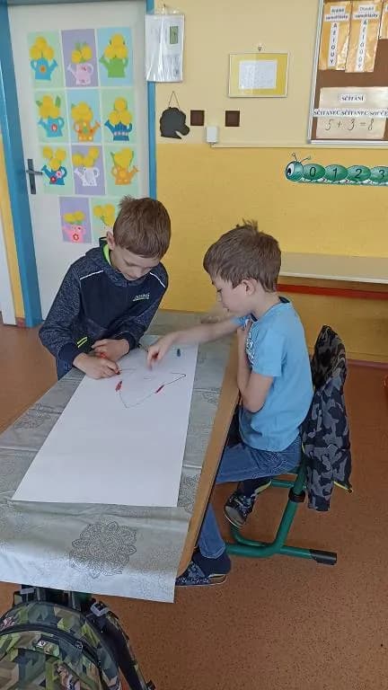 Fotografie z článku: Den kosmonautiky ve II. B
