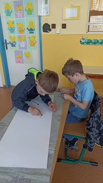Fotografie z článku: Den kosmonautiky ve II. B