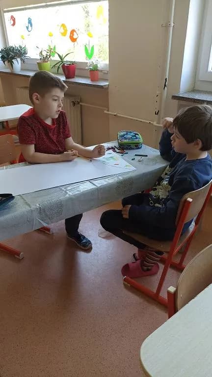 Fotografie z článku: Den kosmonautiky ve II. B