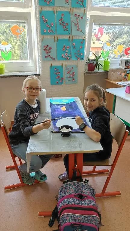Fotografie z článku: Den kosmonautiky ve II. B