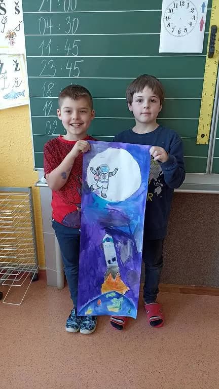 Fotografie z článku: Den kosmonautiky ve II. B