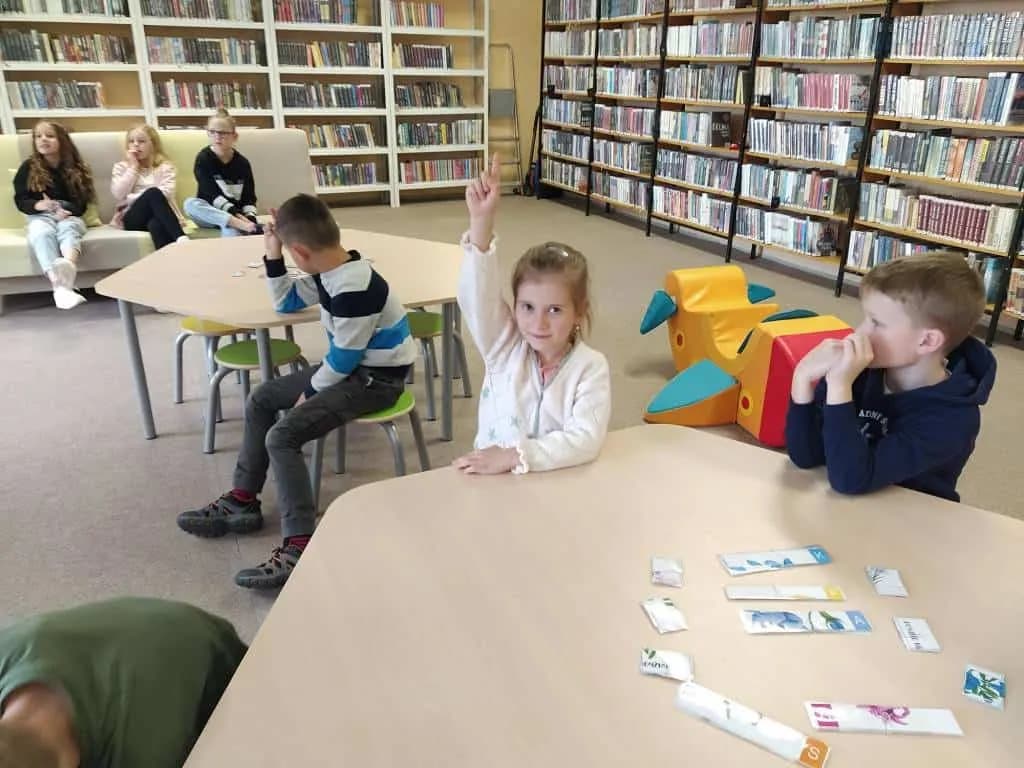 Fotografie z článku: Jarní návštěva knihovny